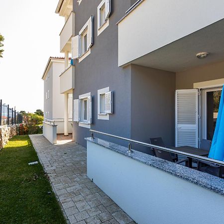 Apartments Crnekovic Tomislava 8A باشْكا المظهر الخارجي الصورة