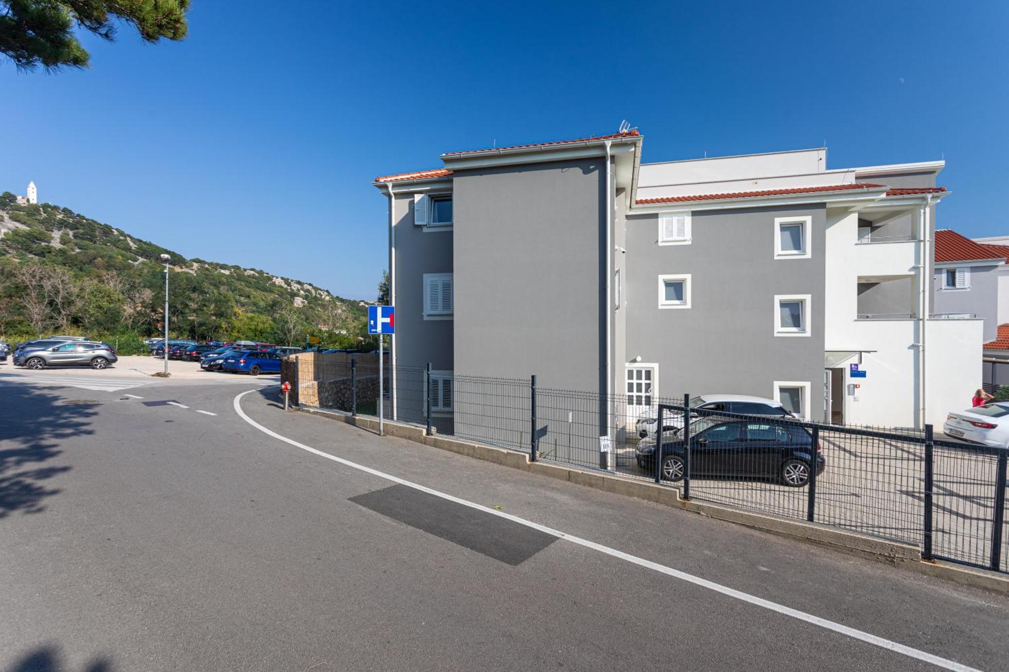 Apartments Crnekovic Tomislava 8A باشْكا المظهر الخارجي الصورة
