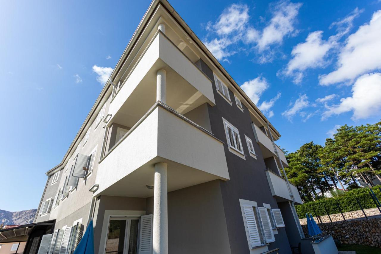 Apartments Crnekovic Tomislava 8A باشْكا المظهر الخارجي الصورة
