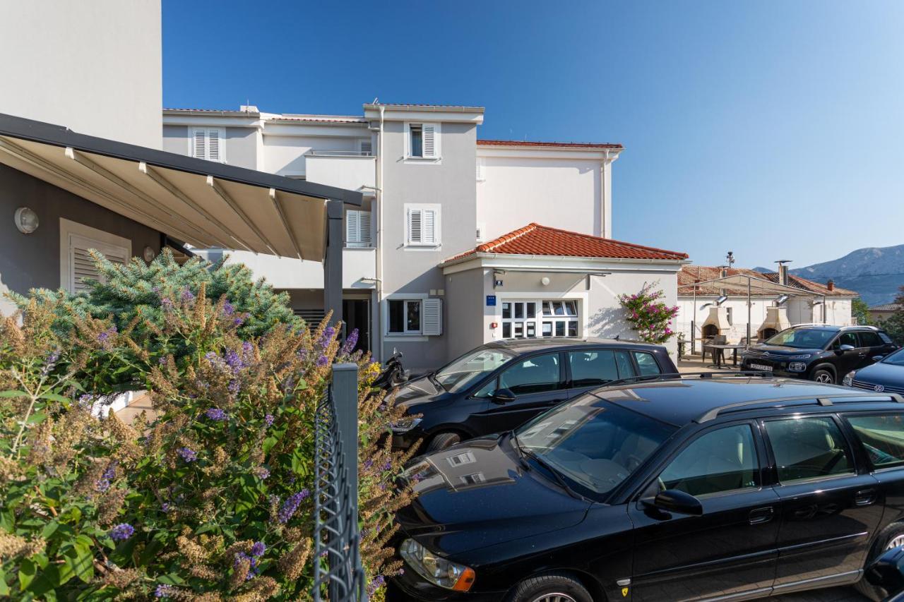Apartments Crnekovic Tomislava 8A باشْكا المظهر الخارجي الصورة