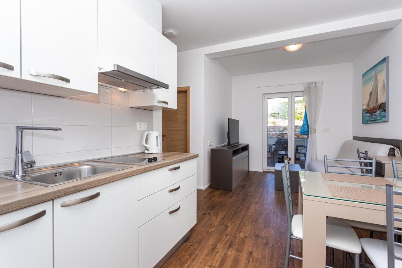 Apartments Crnekovic Tomislava 8A باشْكا المظهر الخارجي الصورة