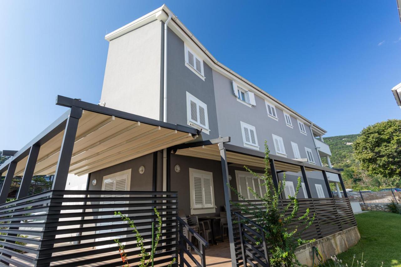 Apartments Crnekovic Tomislava 8A باشْكا المظهر الخارجي الصورة