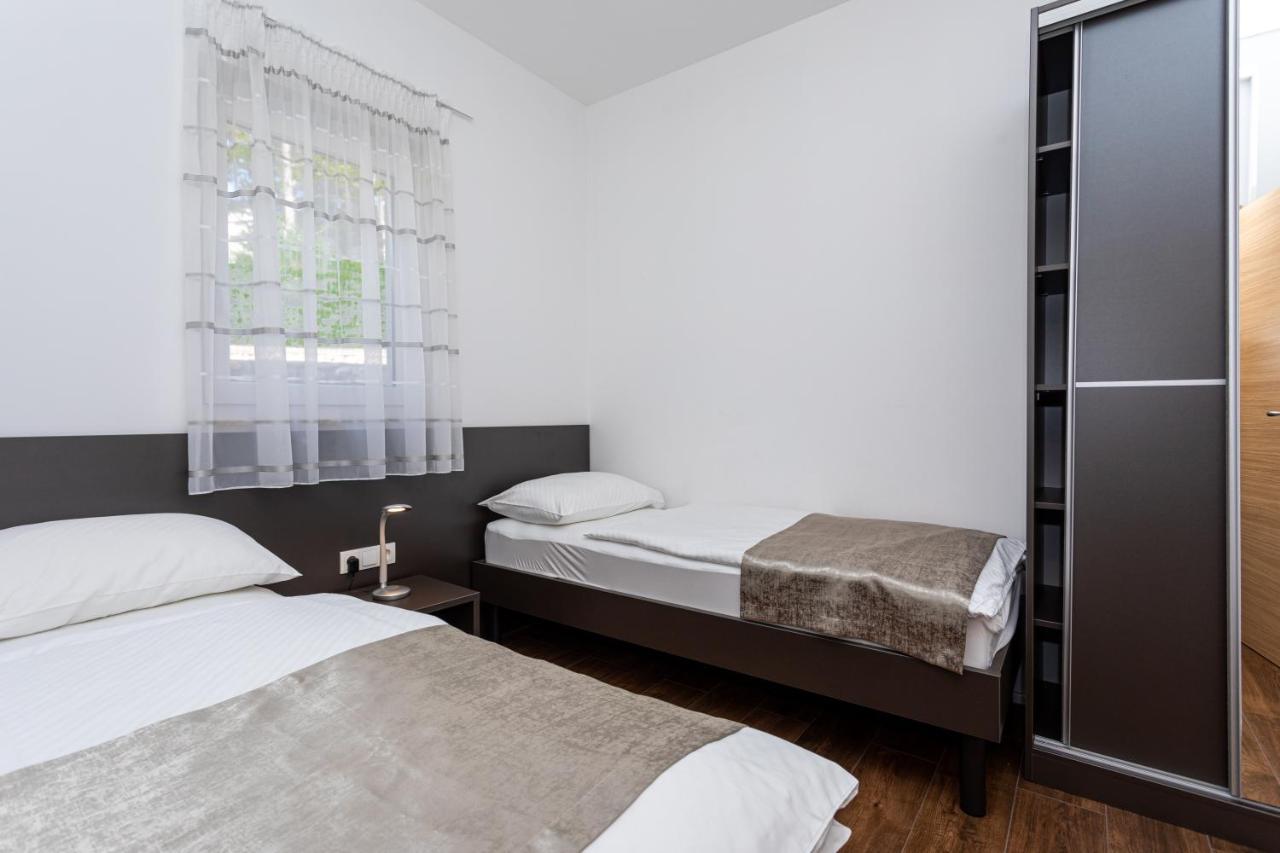 Apartments Crnekovic Tomislava 8A باشْكا المظهر الخارجي الصورة