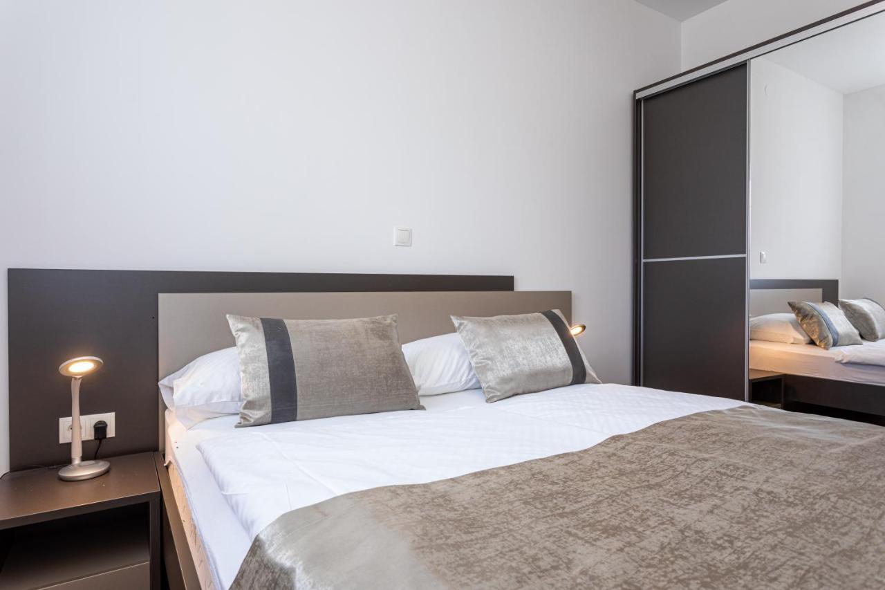 Apartments Crnekovic Tomislava 8A باشْكا المظهر الخارجي الصورة