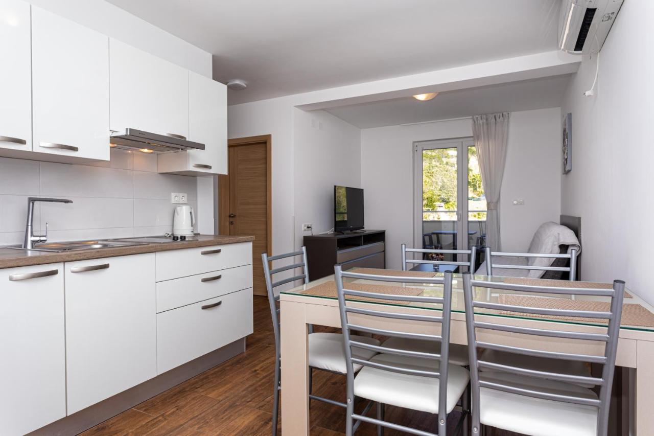 Apartments Crnekovic Tomislava 8A باشْكا المظهر الخارجي الصورة
