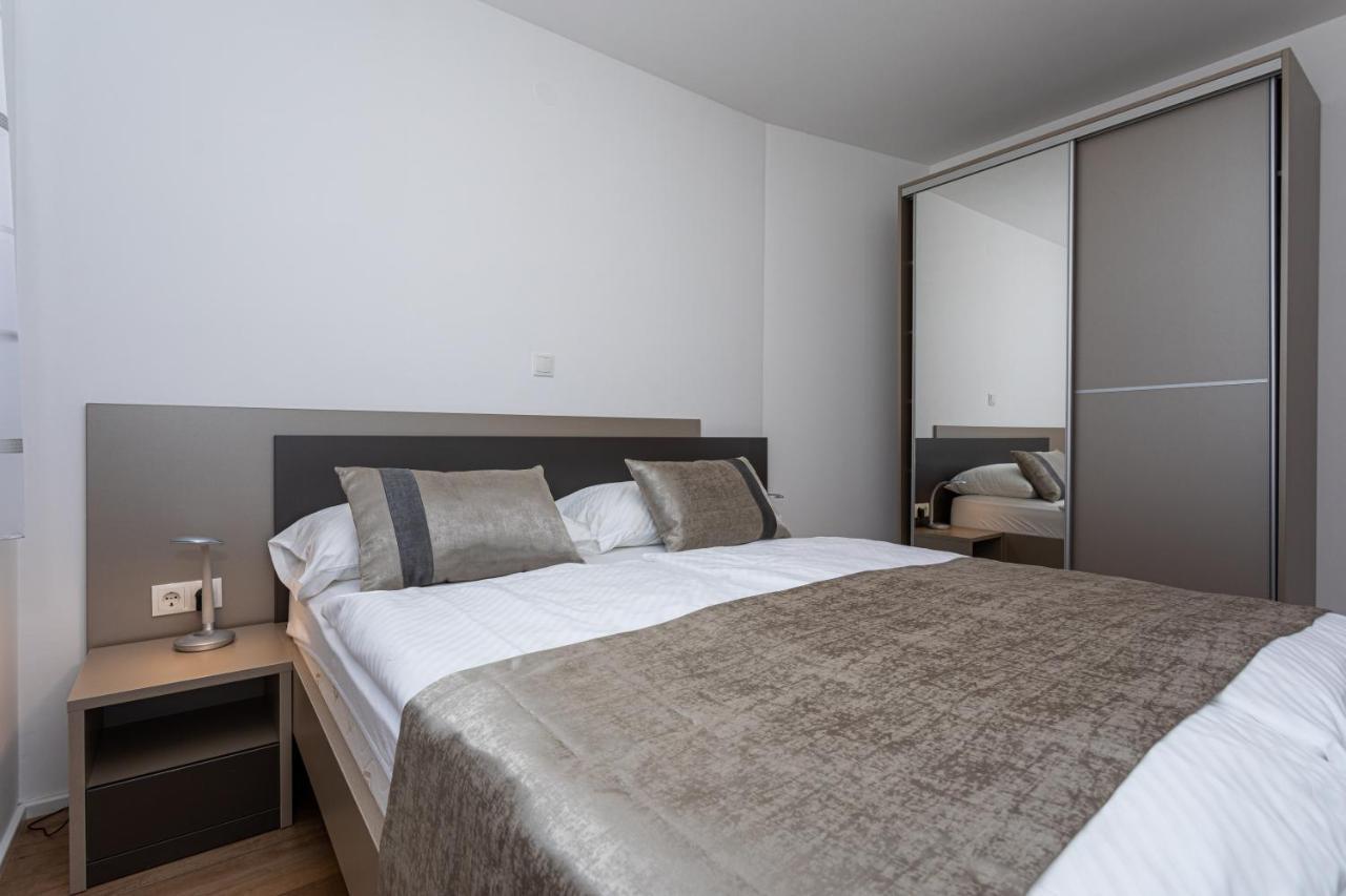 Apartments Crnekovic Tomislava 8A باشْكا المظهر الخارجي الصورة