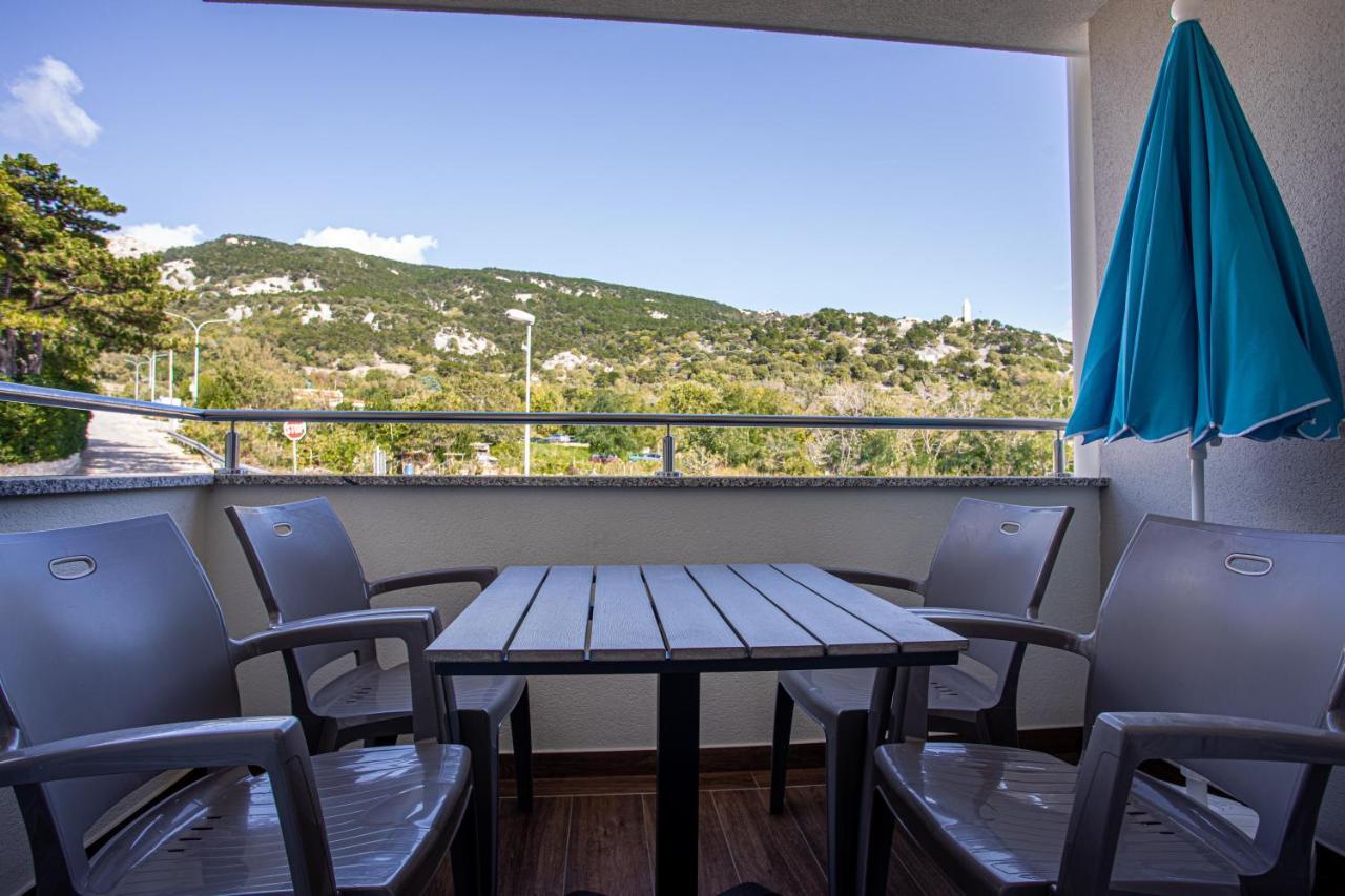 Apartments Crnekovic Tomislava 8A باشْكا المظهر الخارجي الصورة