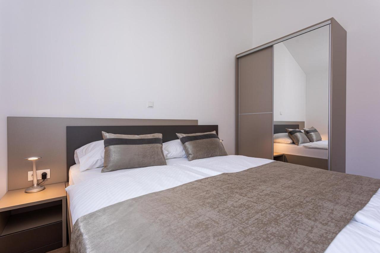 Apartments Crnekovic Tomislava 8A باشْكا المظهر الخارجي الصورة