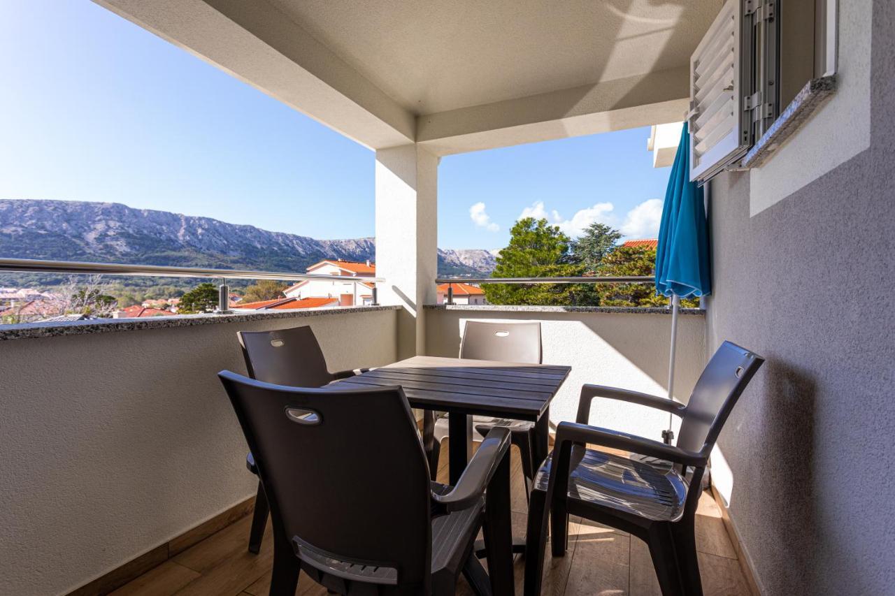 Apartments Crnekovic Tomislava 8A باشْكا المظهر الخارجي الصورة