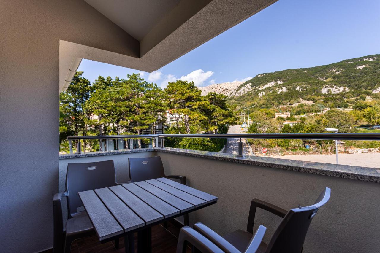 Apartments Crnekovic Tomislava 8A باشْكا المظهر الخارجي الصورة