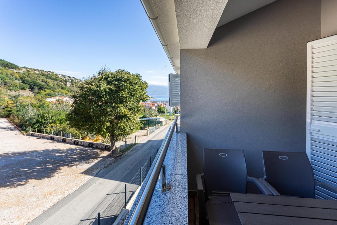 Apartments Crnekovic Tomislava 8A باشْكا المظهر الخارجي الصورة
