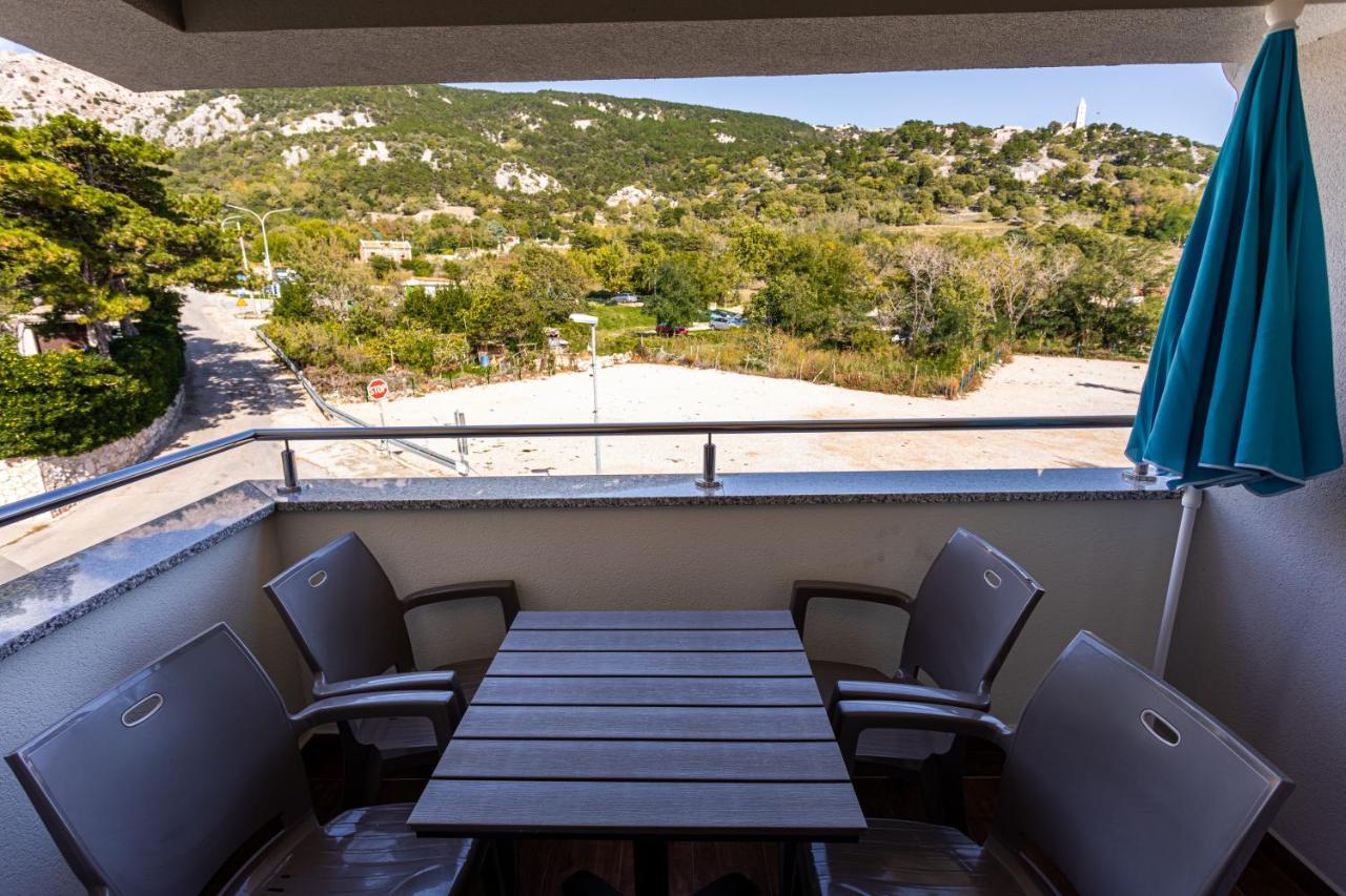 Apartments Crnekovic Tomislava 8A باشْكا المظهر الخارجي الصورة