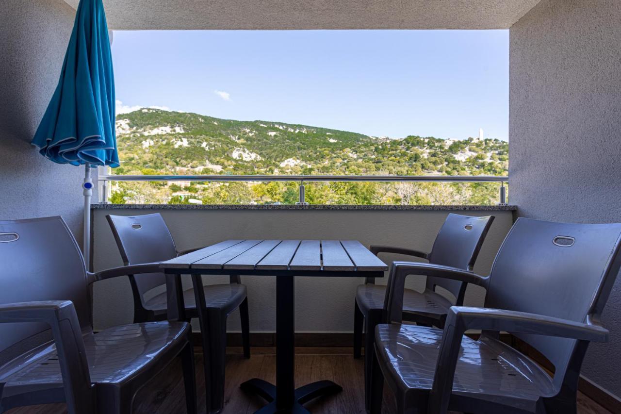 Apartments Crnekovic Tomislava 8A باشْكا المظهر الخارجي الصورة
