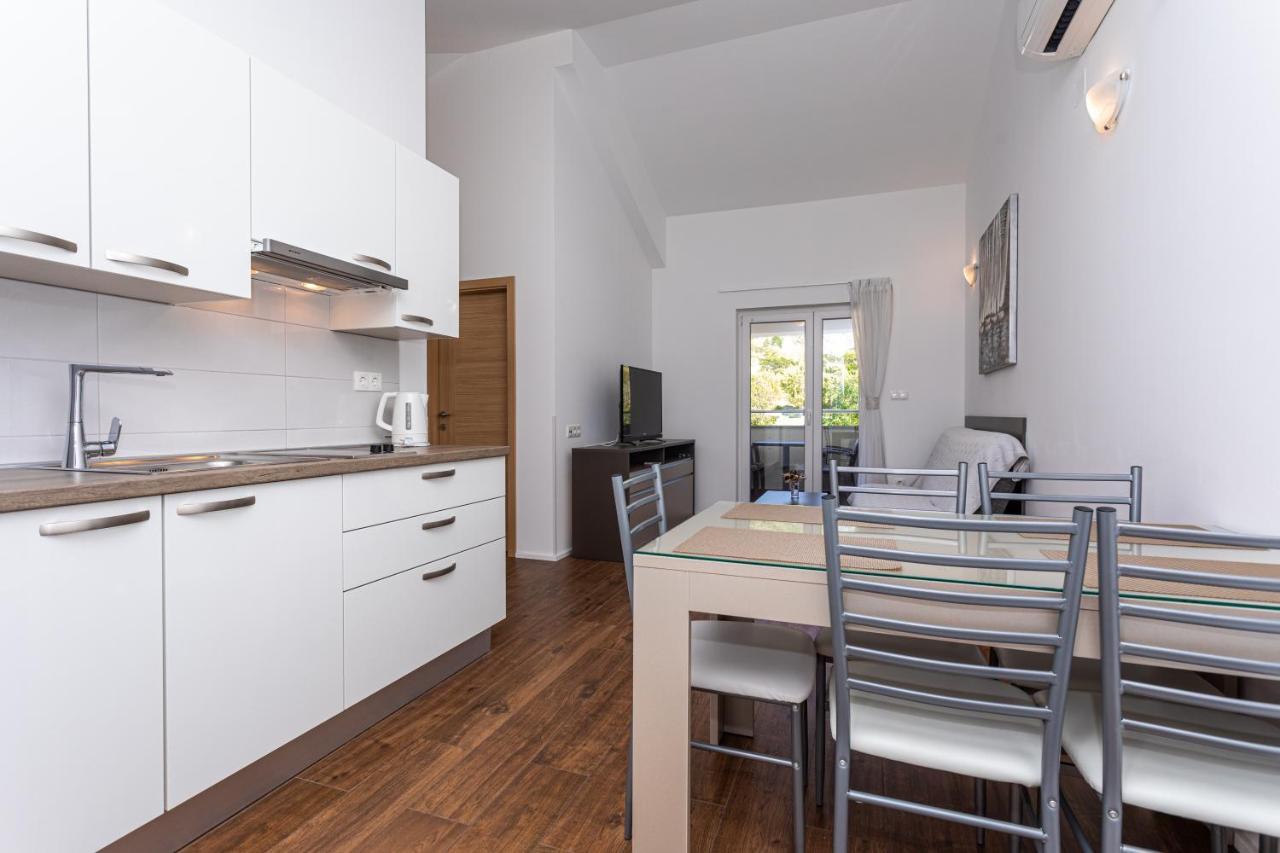 Apartments Crnekovic Tomislava 8A باشْكا المظهر الخارجي الصورة