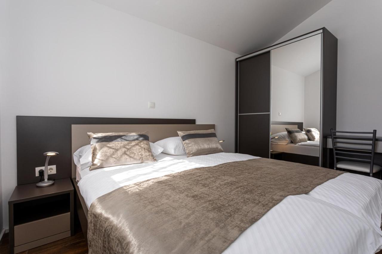 Apartments Crnekovic Tomislava 8A باشْكا المظهر الخارجي الصورة