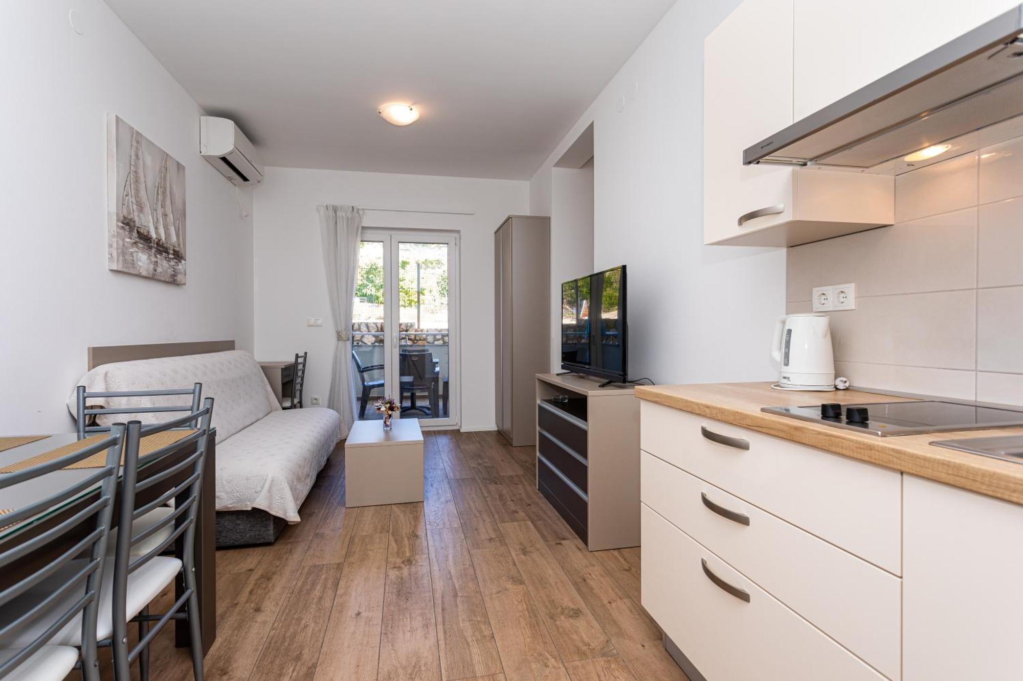 Apartments Crnekovic Tomislava 8A باشْكا المظهر الخارجي الصورة