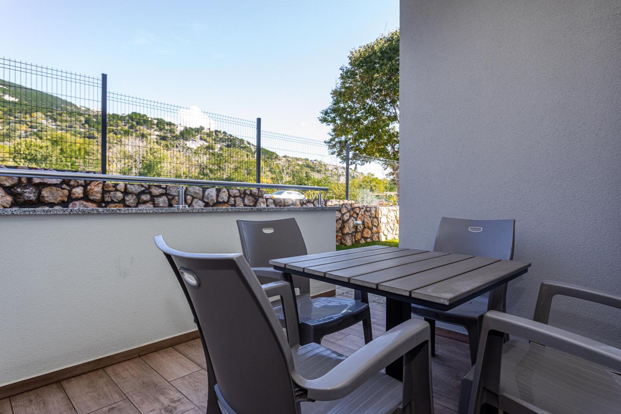 Apartments Crnekovic Tomislava 8A باشْكا المظهر الخارجي الصورة