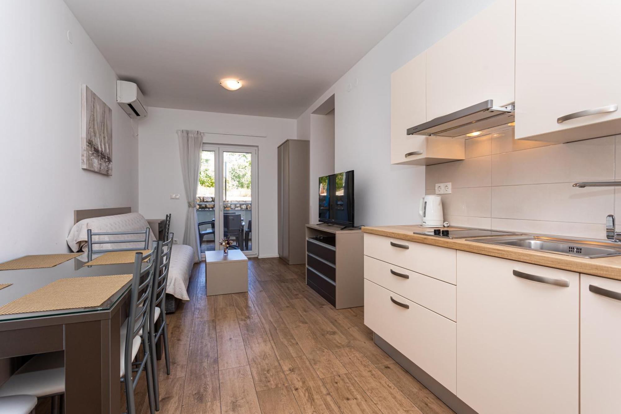 Apartments Crnekovic Tomislava 8A باشْكا المظهر الخارجي الصورة