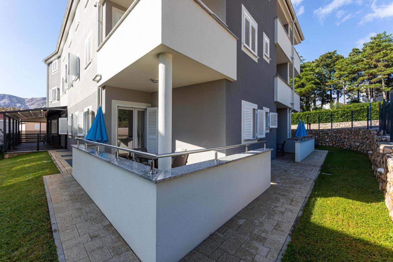 Apartments Crnekovic Tomislava 8A باشْكا المظهر الخارجي الصورة